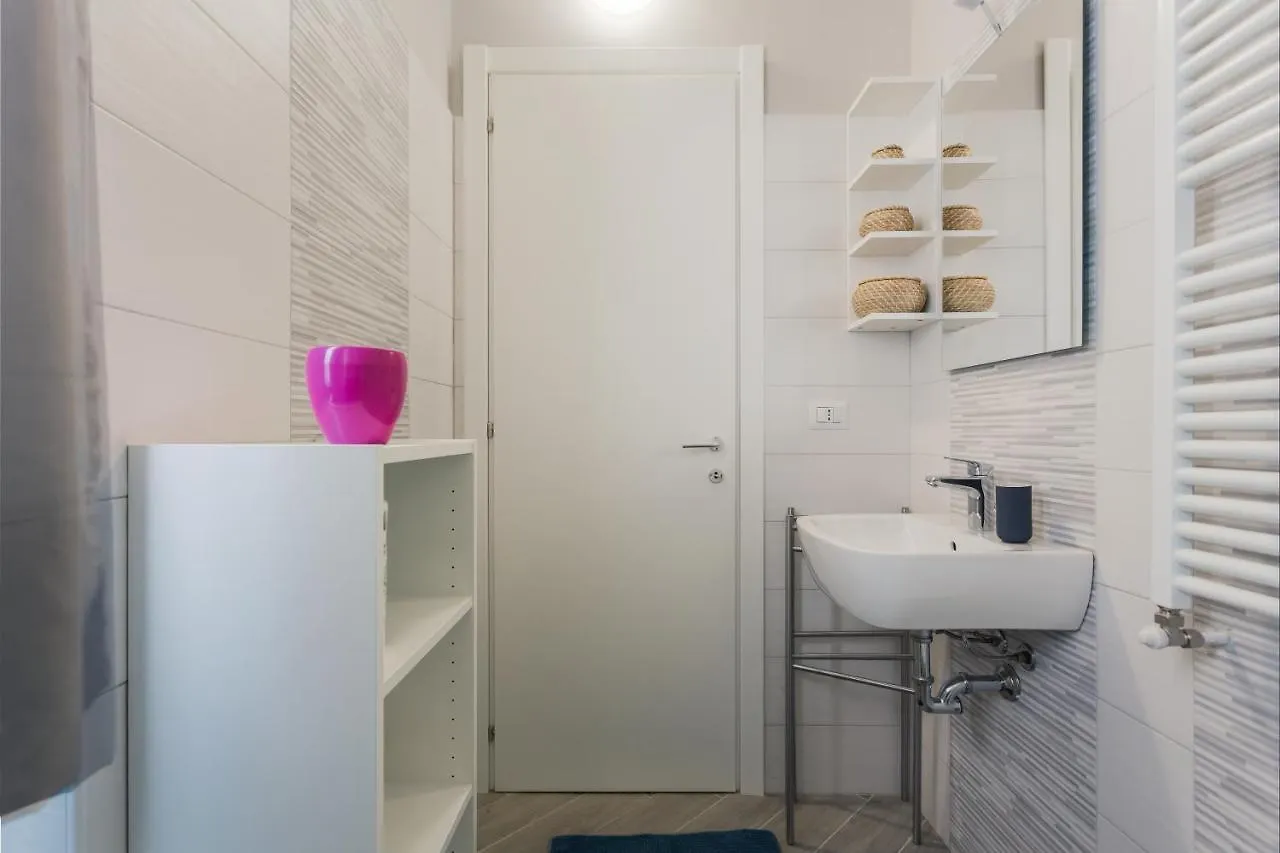 מילאנו Cozy And Warm 1 Bedroom Apt - Via Sapeto 0*,